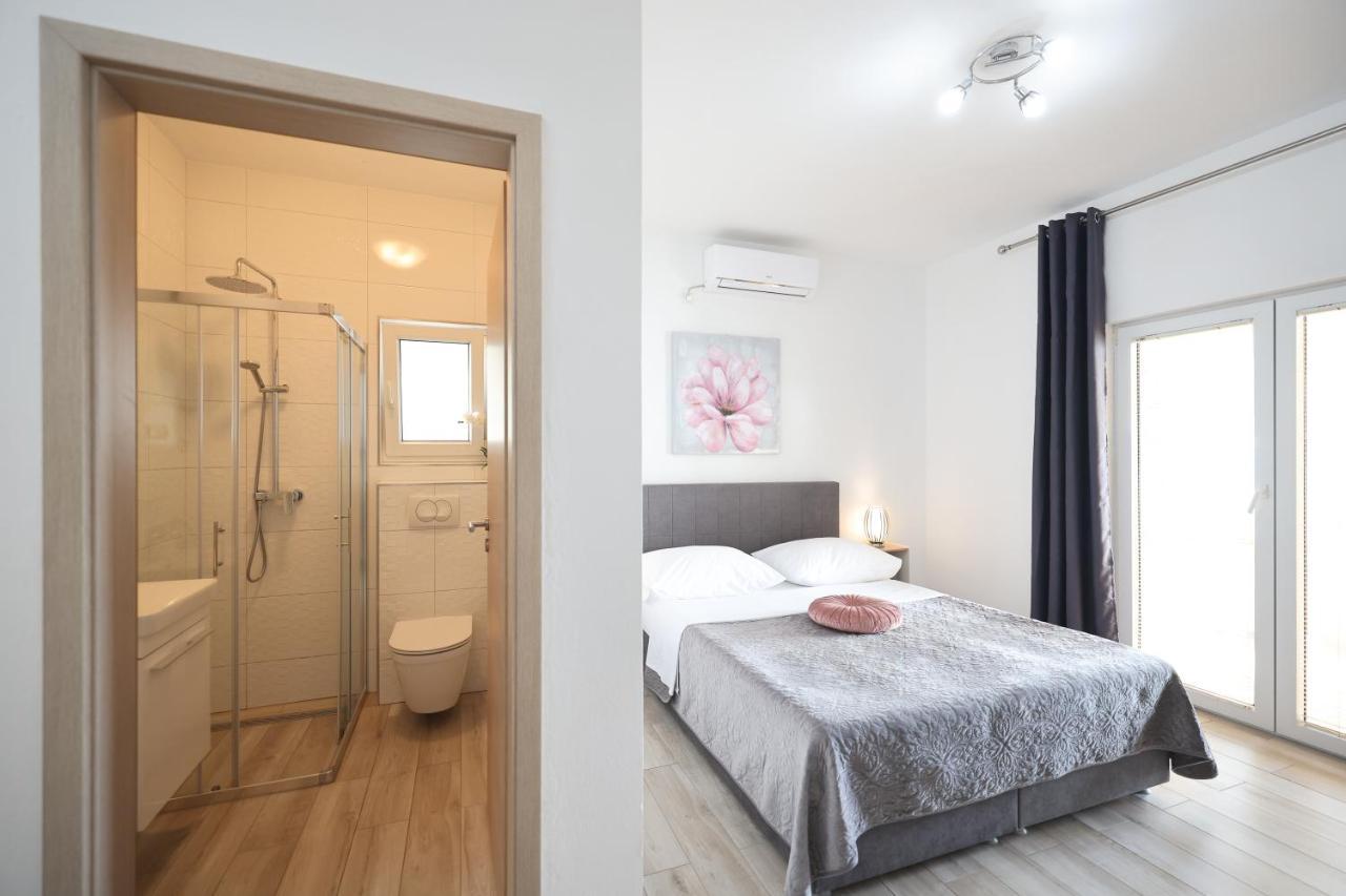 Apartments Kiara บาร์บินเย ภายนอก รูปภาพ